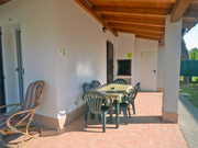 Patio arredato e accessoriato con BBQ