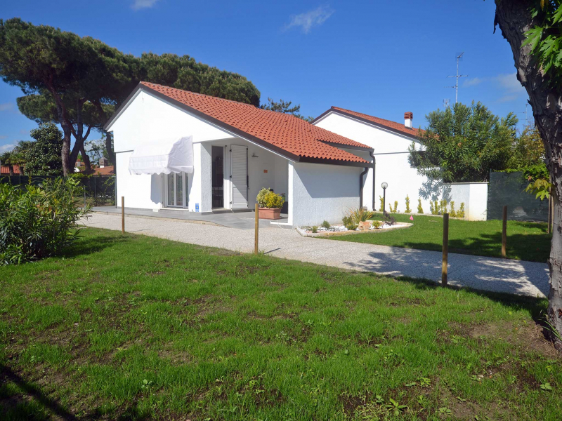 LIBIA 38C: New lluxury villa with beautiful garden for rent on Emilia Romagna seaside