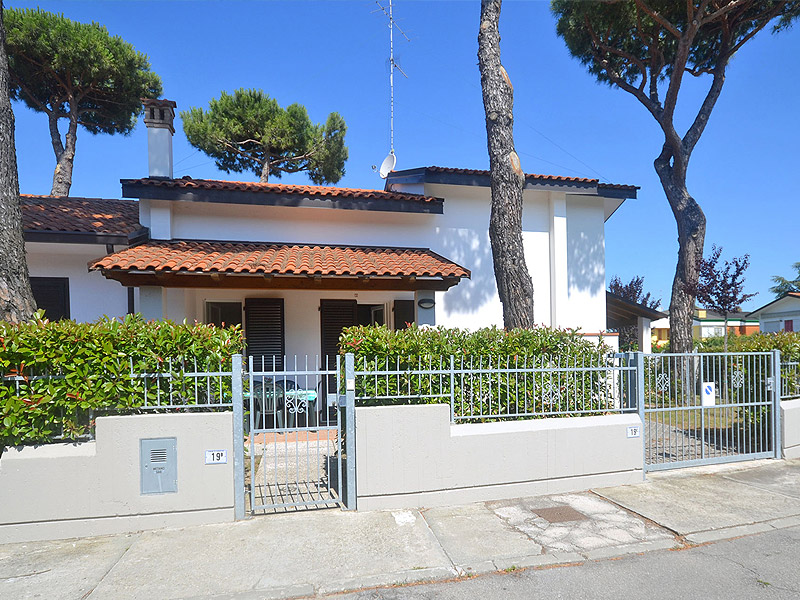 THREE-ROOMS HOLIDAY HOME